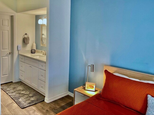 Building Photo - Furnished Modern Living at The Greens