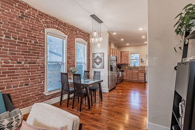 Building Photo - 3033 Welton St