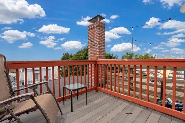 Building Photo - 12 Gates St