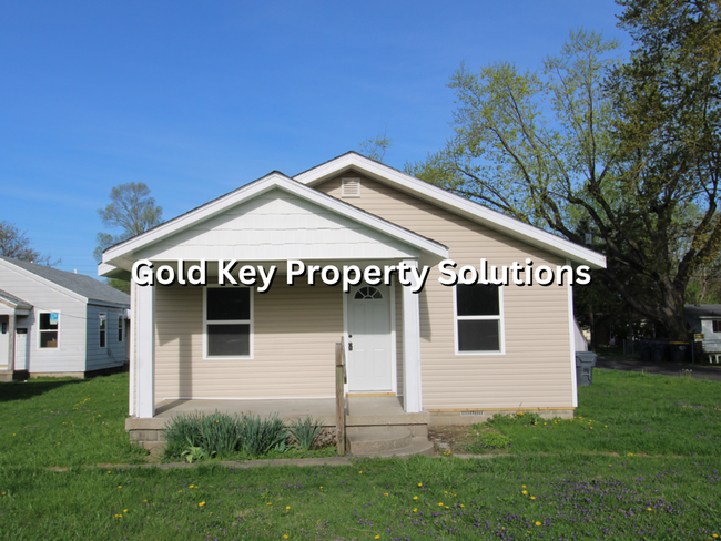 Primary Photo - 2 Bed 1 Bath Home For Rent W/ Covered Fron...