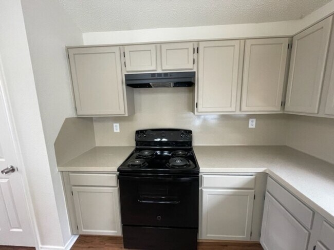 Building Photo - Beautiful 2 Story Updated Home in Grand Prairie