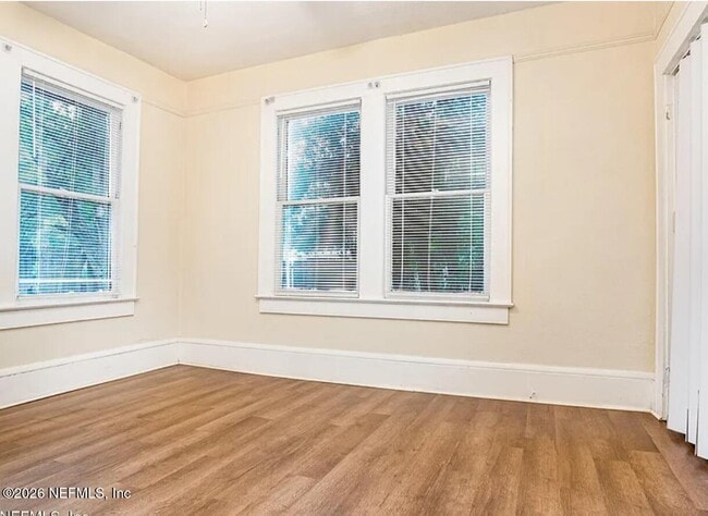 Building Photo - 940 Glencarin St