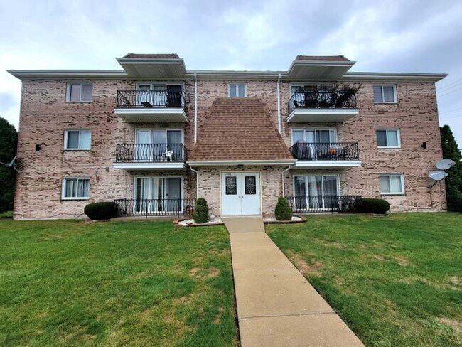 Primary Photo - 7702 W 87th Pl