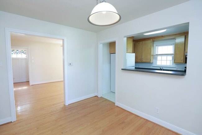 Building Photo - 2922 Overton Rd