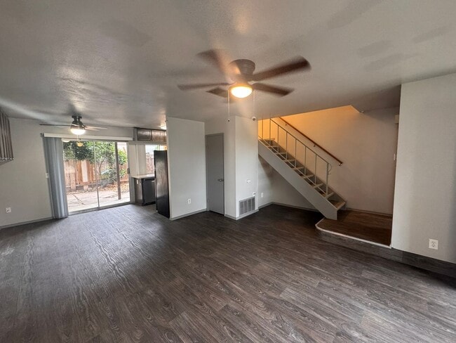 Building Photo - Modern 3-Bedroom Townhome with Garage & Pr...