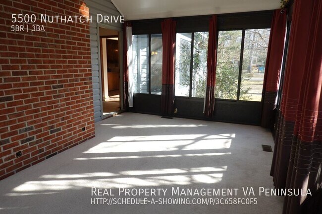 Building Photo - Spacious 5 bedrooms house in Rolling Woods...