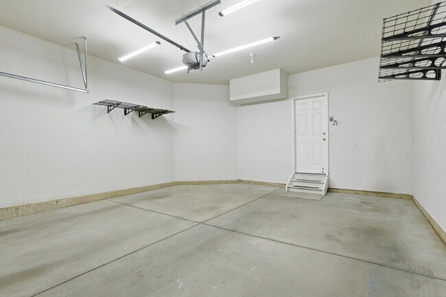 Building Photo - $2,735.95 - 3 Bed, 2.5 Bath Townhome in Aurora with In Unit Laundry!