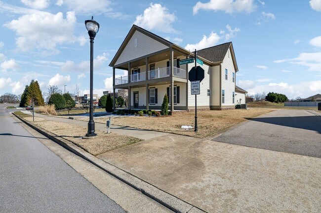 Building Photo - 1222 Westlawn Blvd