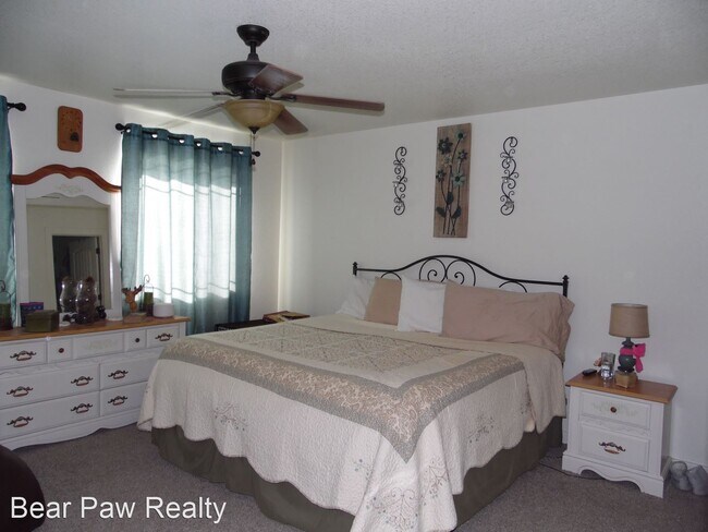 Building Photo - 4 br, 3.5 bath House - 4113 Gunsmoke Road