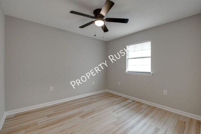 Building Photo - 340 Alpine Dr