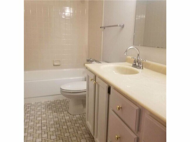 Building Photo - Awesome golden valley townhouse with 2 beds and 2.5 baths available 6/1/2024!