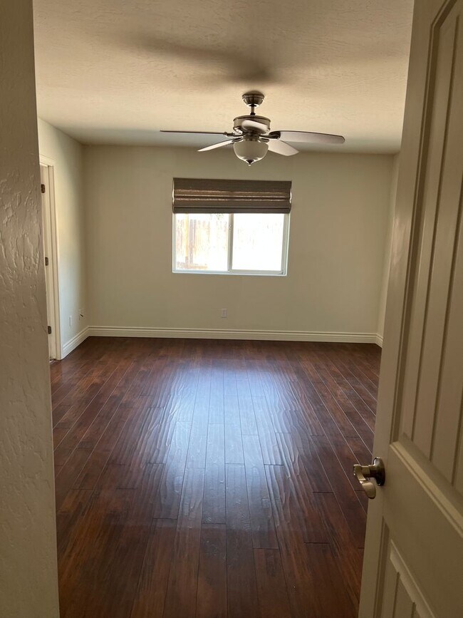 Building Photo - Beautiful  4-bedroom, 2-bathroom home in Fresno with Solar