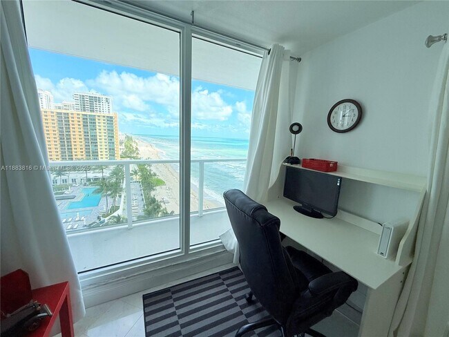 Building Photo - 2751 S Ocean Dr