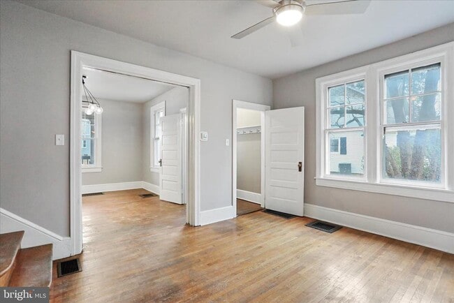 Building Photo - 1052 Edgar Ave