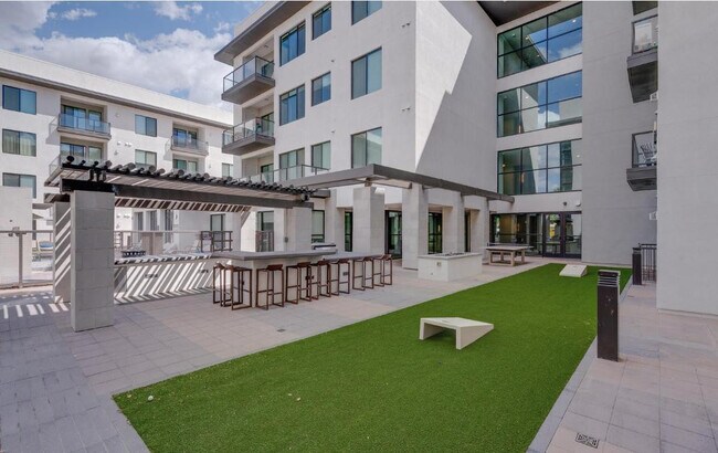 Building Photo - 7300 E Earll Dr