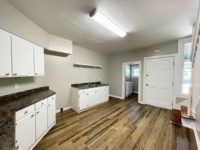 Building Photo - West Columbia-Offering Self Guided Tour with RENTLY!