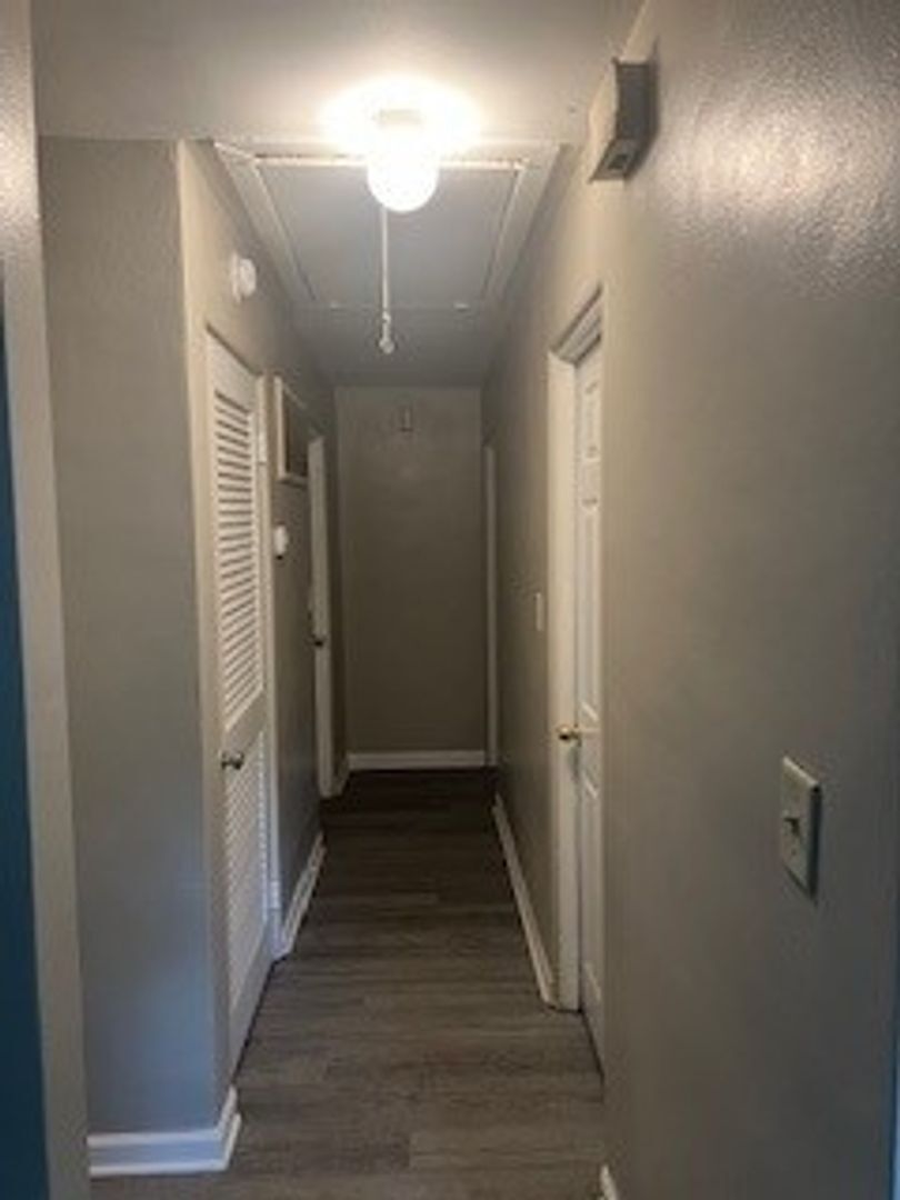Building Photo - 3 Bedroom Home located on Indy's eastside
