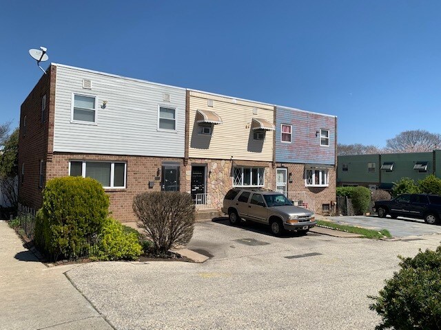 Building Photo - 2121 N Camac St