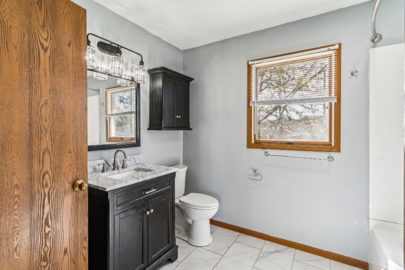 Building Photo - 2357 Amy Ave