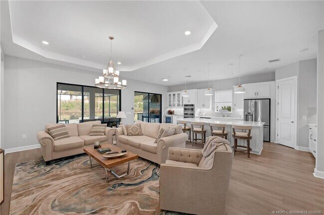 Building Photo - 15111 Pescara St