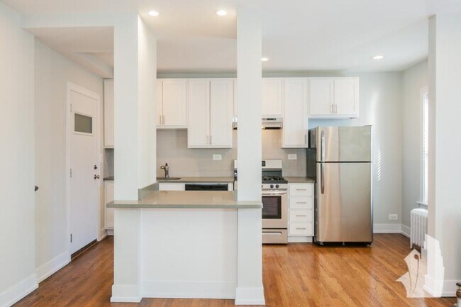 Building Photo - 1 bedroom in Chicago IL 60640