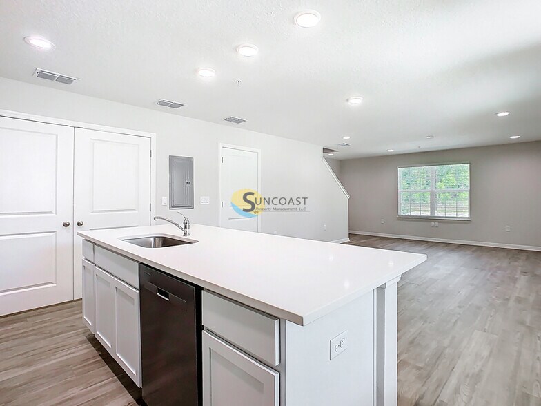 Building Photo - 3821 SW 43rd Ct