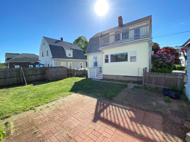 Building Photo - 482 Beale St