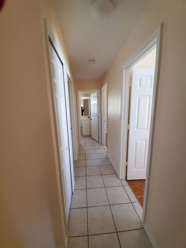 Building Photo - Venice, FL 3BR/2BA/2CG Single Family Home