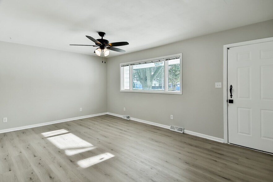 Building Photo - 1828 Juniper Ln