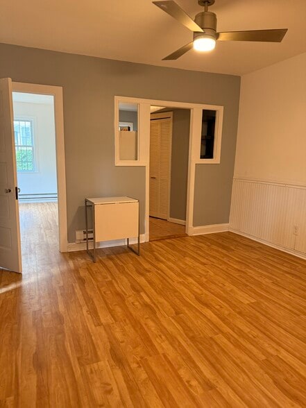Living room - 1430 Ives Pl SE