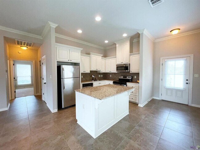 Building Photo - 1695 El Tigre Dr