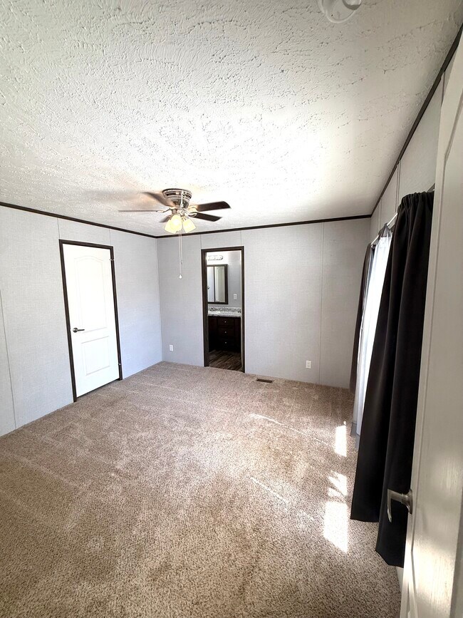 Building Photo - 141 Little River Bend