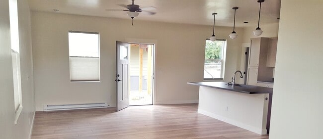 Building Photo - 501 S 12th St