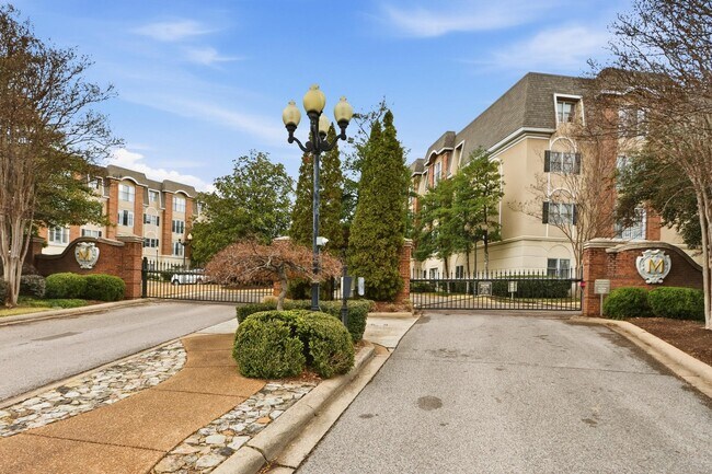 Building Photo - 5400 Park Ave