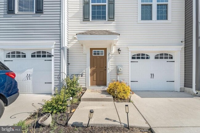 Building Photo - 205 Dalton Dr