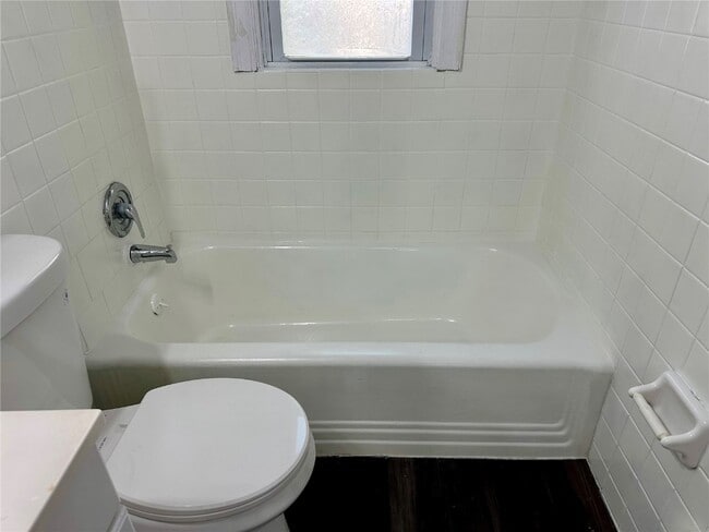 Building Photo - 7121 Lamont Dr