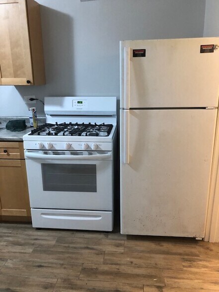 New appliances - 2901 W 38th St