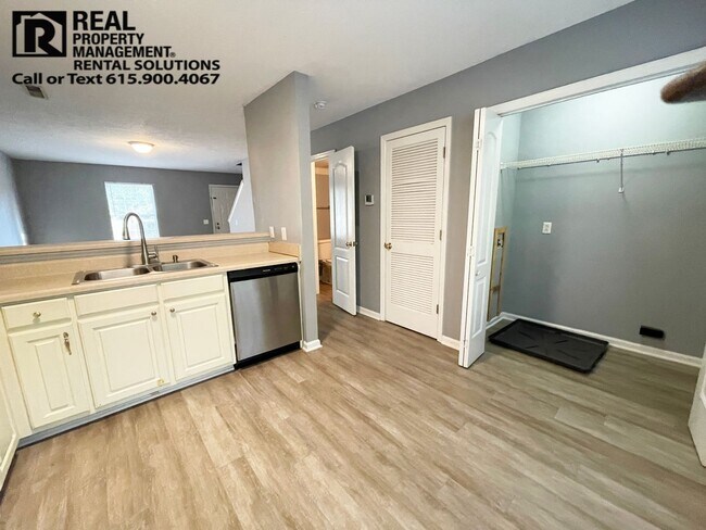 Building Photo - 2 Story Brick Duplex- 2BD/1.5BA Walk to MTSU!