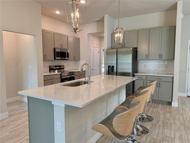 Building Photo - 49 Pilgrim Dr