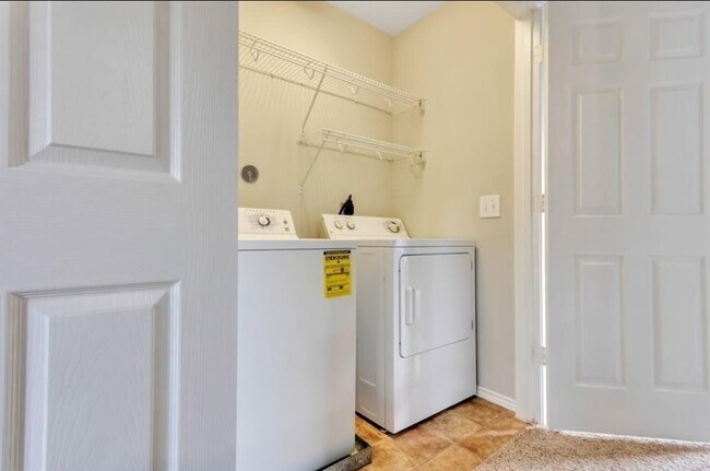 Building Photo - 23843 Single Oak St