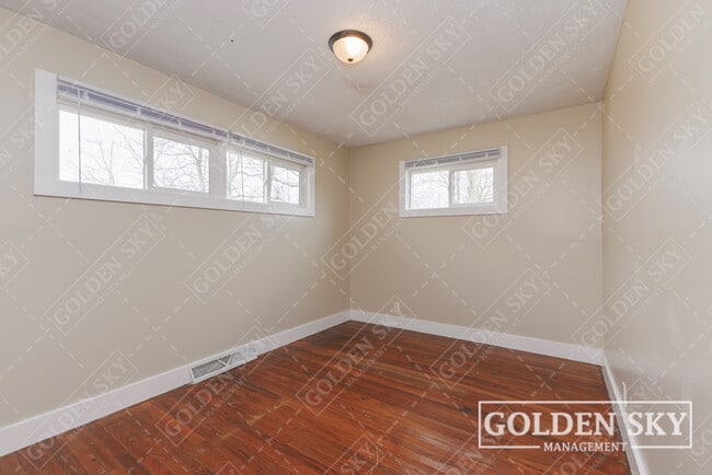 Building Photo - 9912 Washington St