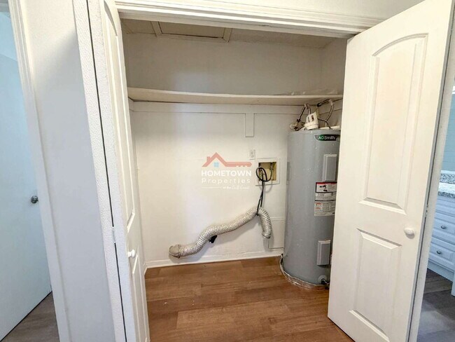 Building Photo - 1500 E Johnson Ave