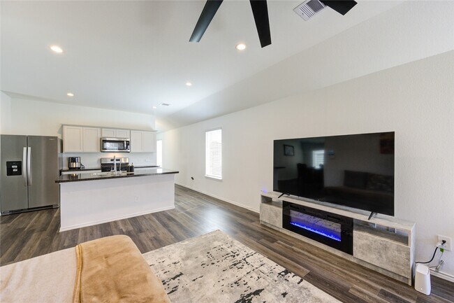 Building Photo - 5303 Creekstone Rise Ln
