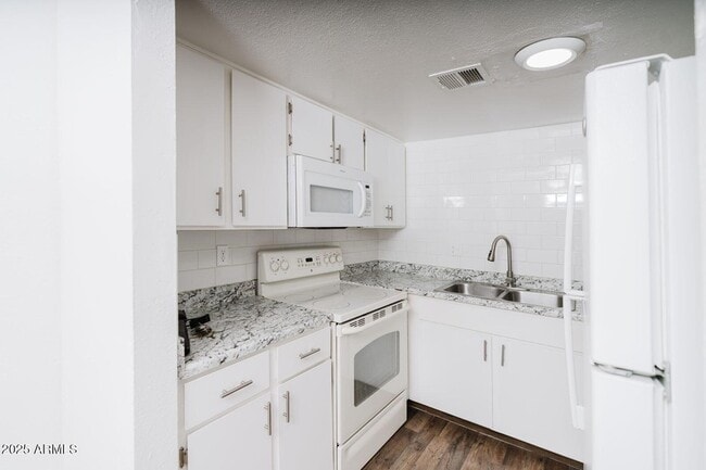 Building Photo - 2690 N 43rd Ave