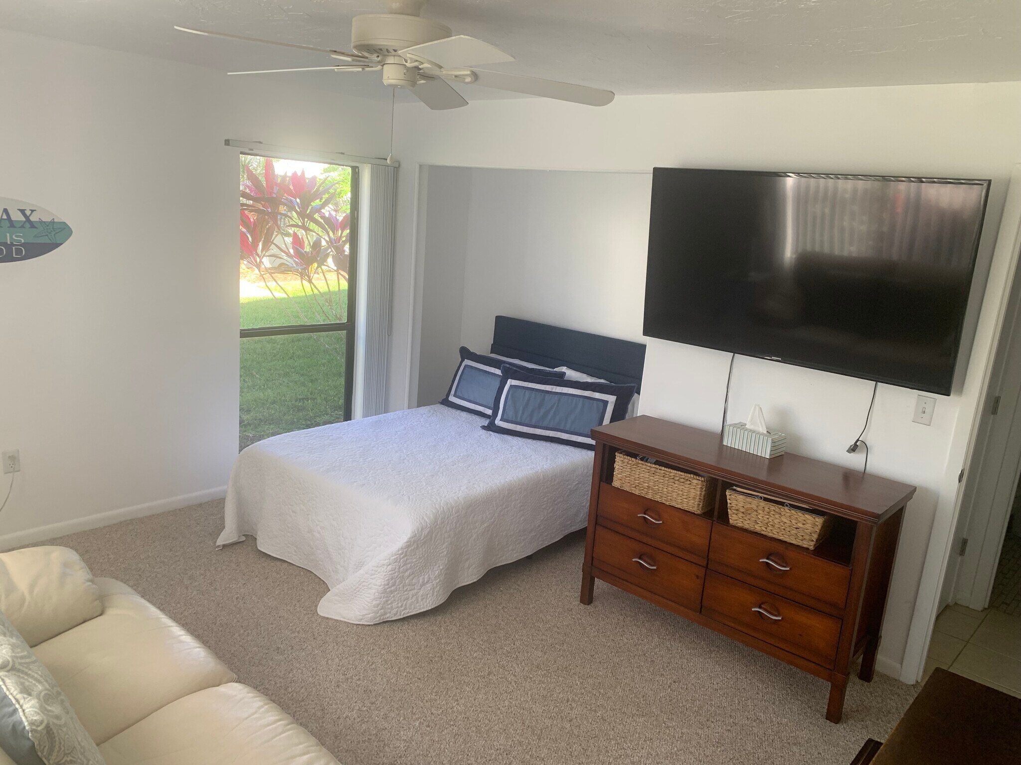 Building Photo - 1100 Capri Isles Blvd