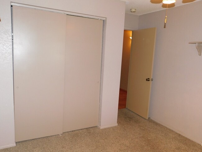 Building Photo - 4 BEDROOM HOME IN COLLEGE PARK!