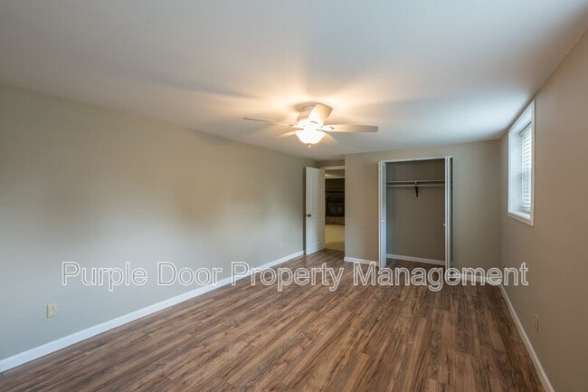 Building Photo - 2369 Brenda Dr SE