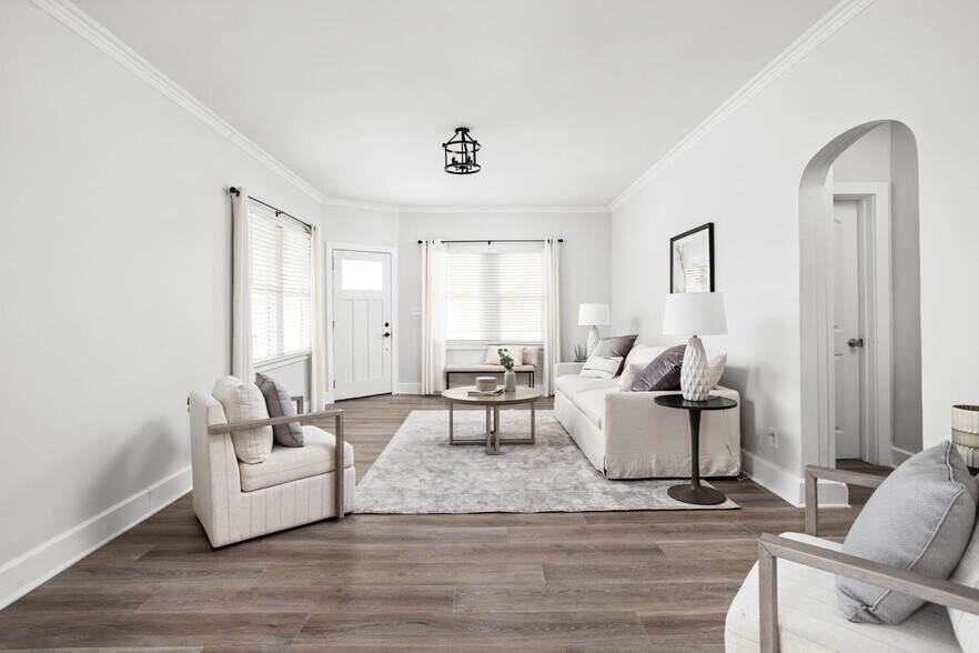 Building Photo - 4001 Broadway St