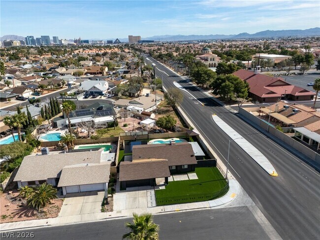 Building Photo - 5270 S Sepulveda Blvd