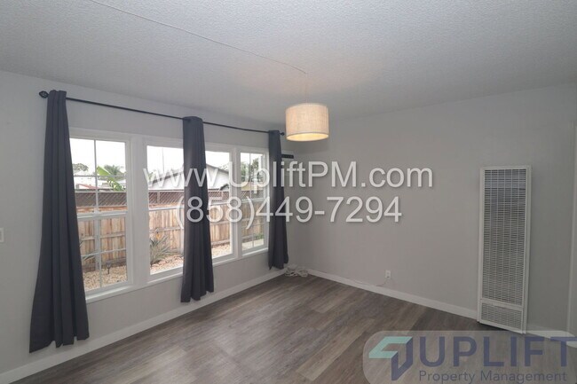 Building Photo - 4829 Castle Ave